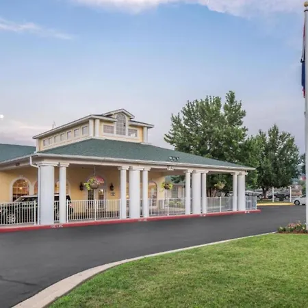 Diamond - The Suites At Fall Creek - St